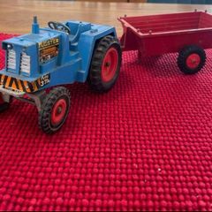 Two vintage Triang (militar jeep + tugster tractor)