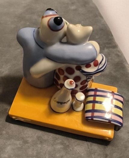 RARE Villeroy and Boch Benedikt Automobile Cat Picnic Porcelain Trinket Box Rosemarie Benedikt Design