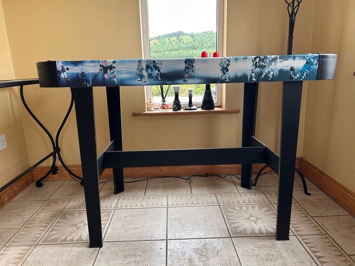 Air hockey