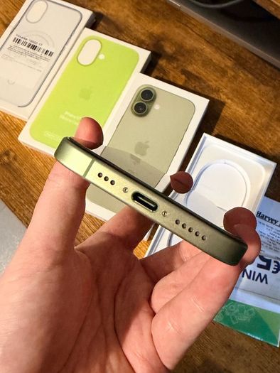 iPhone 17 Sage Green