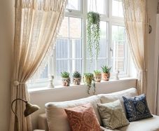 140cm distressed white wooden curtain pole