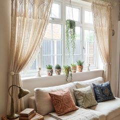 140cm distressed white wooden curtain pole