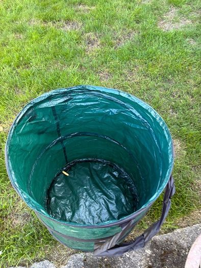 New Pop up Garden Bin