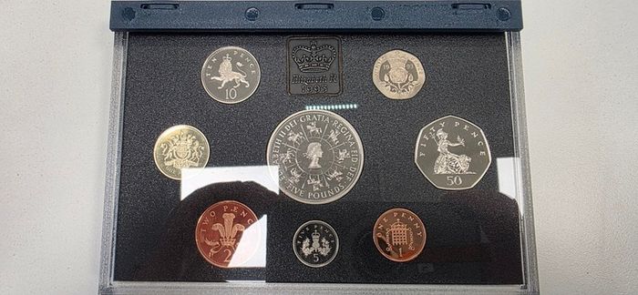 1993 United Kingdom Proof Coin Collection - Royal Mint 8-Piece Set with Case