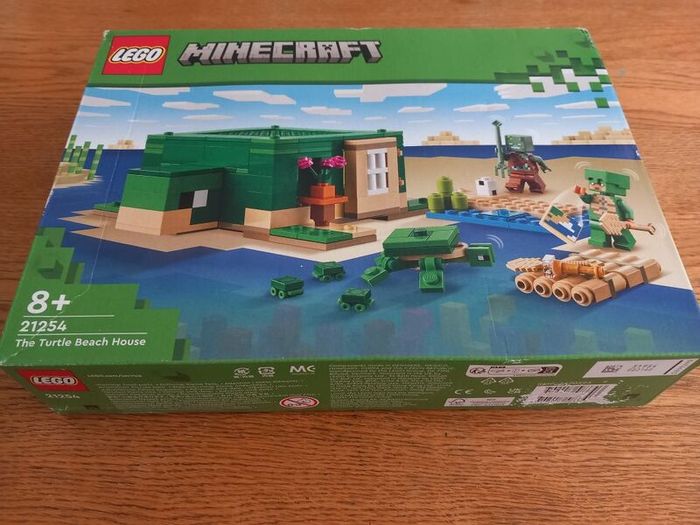 Brand New Lego Minecraft The Turtle Beach House Set