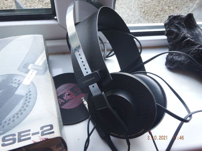 pioneer headphones