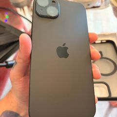 Iphone 15 Plus + Hardcase and lens cover