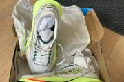 Hoka Mach 7 - Size 9 - brand new