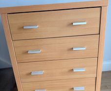 chest of drawers