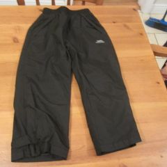 TRESPASS    waterproof, windproof    black 3-4