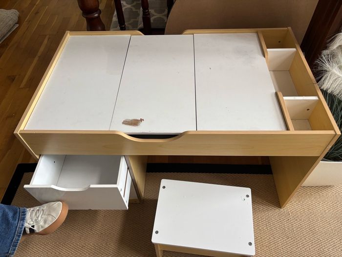 lego table and chair