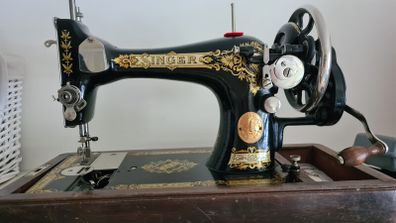 Singer 1930s machine 28k model