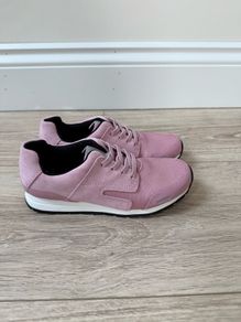 Clarks Dusty Pink Girls Runners in Size 1UK NEW