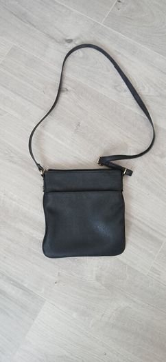 Black Tommy Hilfiger handbag