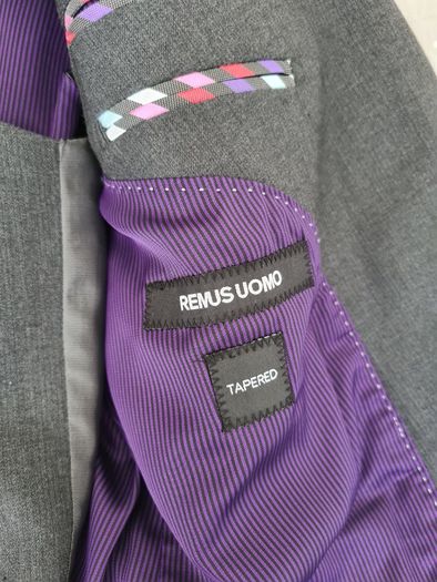 Remus Mens suit. 3 piece.
