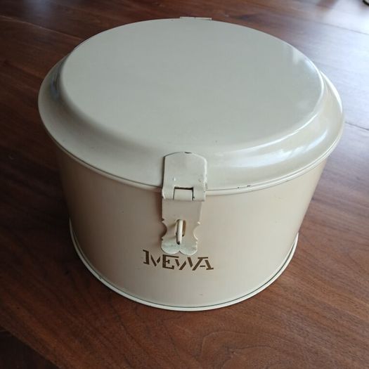 1950s food storage and yoghurt maker