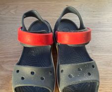 Boys Crocs Sandals Size 1