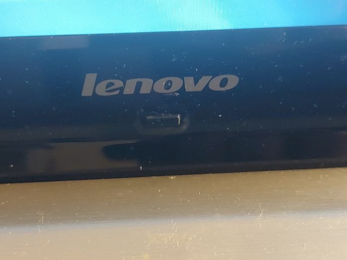 Lenovo Ideapad U350, Model 2963, Intel Core 2 Solo CPU U3500, 1.4GHz, 4GB Ram, 230GB SSD,  Windows 7 professional 32 bit, Opera, Firefox, Chrome and VLC
