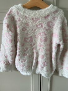 M& Co girls fluffy jumper 3-4 years