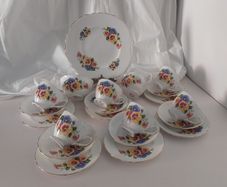Stunning Vintage Dorchester Finest Bone China 21 Piece Teaset in a Fabulous Multicoloured Pansy Pattern in Excellent Condition