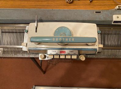 Brother knitting machine KH-580