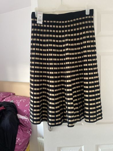 Beautiful quality F and F skirt size 20