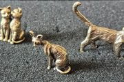 3 brass cats,. Solid brass.