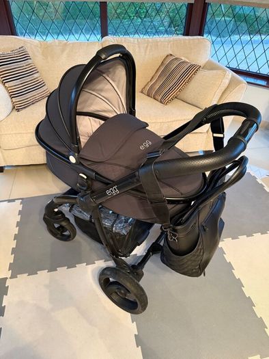 Egg 2 travel system black & cybex newborn car seat