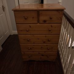 chest of drawers