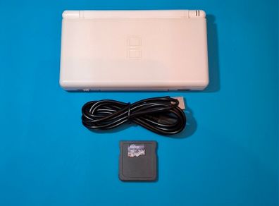 DS Lite Console w/ R4 Cartridge