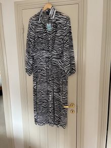 BNWT Dress cover up