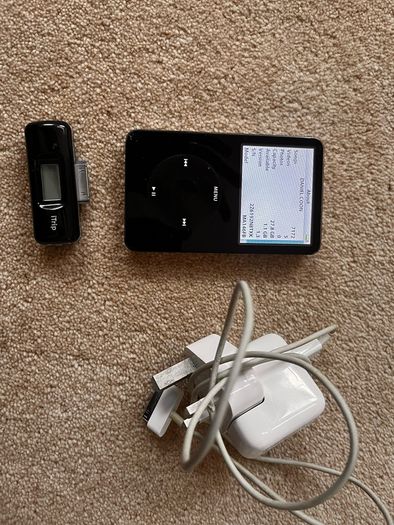 Apple iPod 5th Gen (Video) 30GB - Model A1136 - Wolfson DAC