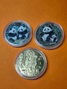Coins - Novelty Crown Size X 3 .