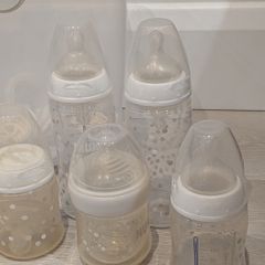 Baby steriliser and 7 bottles