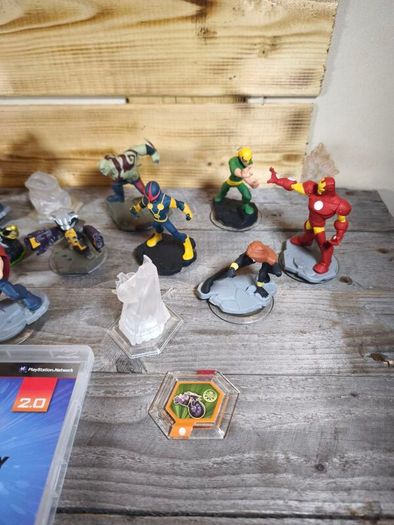 playstation 3 disney infinity 2.0 game with figures