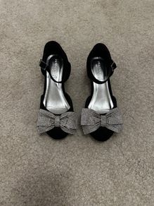 Monsoon black velvet shoes (uk 1/33)