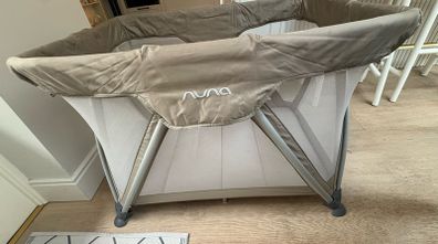 Nuna Travel Cot