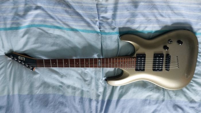 ESP Ltd Guitar + TronicalTune Tuner