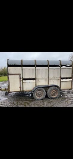 Cattle trailer