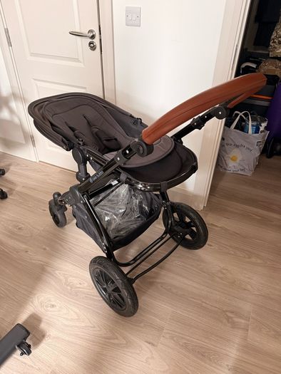 Selling this Ickle Bubba buggy in great condition