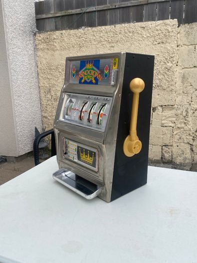 Casino slot machine