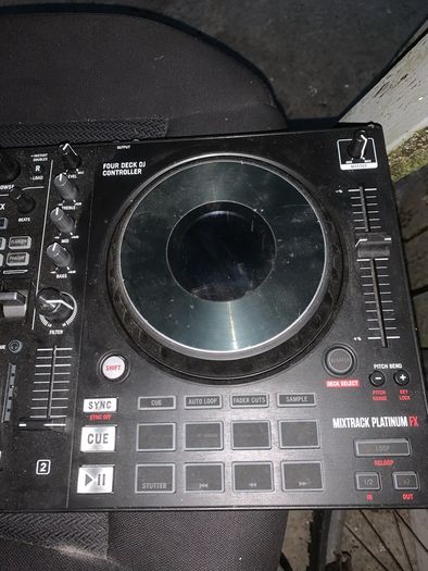 Numark Mixtrack Platinum FX