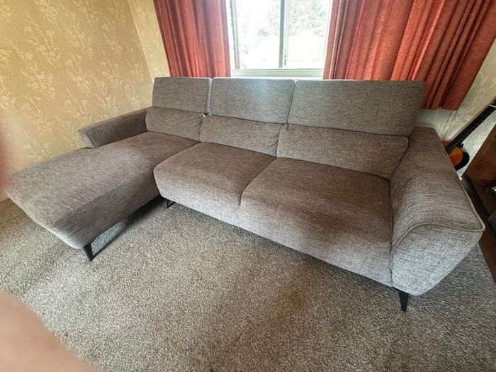 Large Grey L-Shaped Sofa with Chaise Excellent Condition