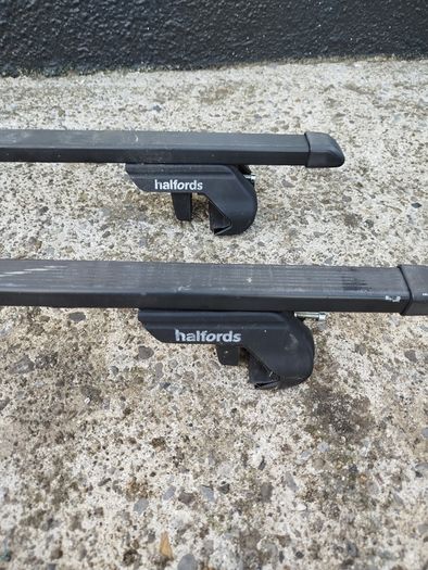 Halfords Roof bars