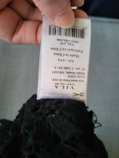 Vila black lace top size large