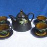 CARRIG DONN TEAPOT SET (plum design) - a set of four cups, saucers & large teapot (excellent unused condition) Image 2