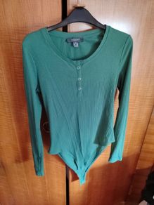 Ladies green bodysuit, size 10/12
