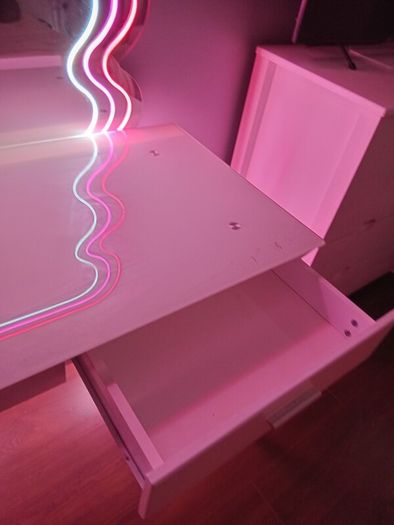 dressing table