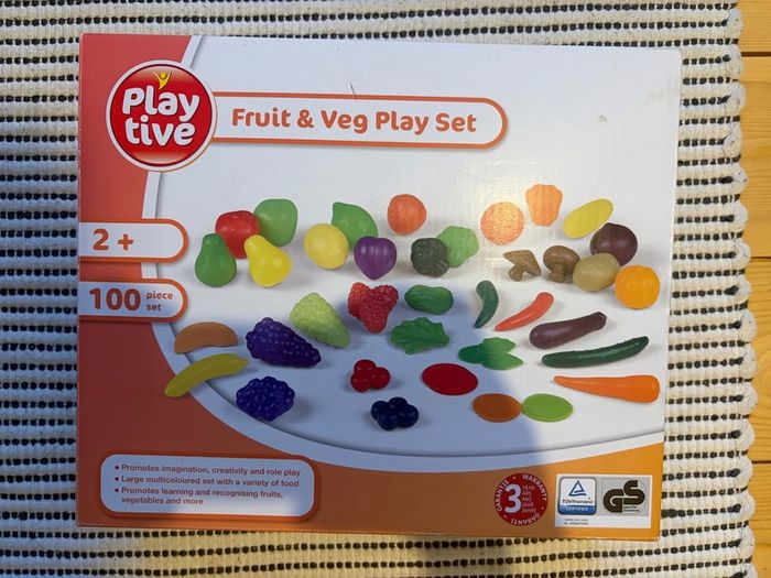 Fruit and veg toy set