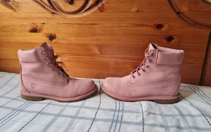 Timberland premium boots Size 7 eu 41 pink suade In excellent condition